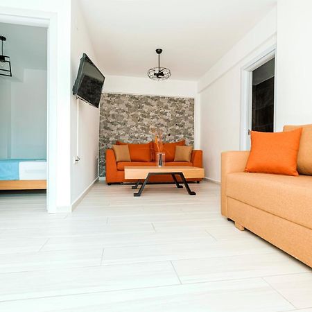 Design Suites Efharis Néa Péramos 외부 사진