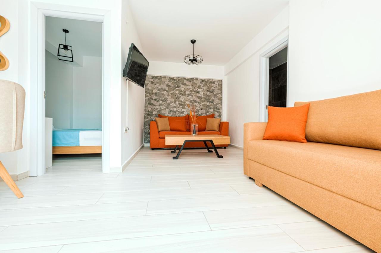 Design Suites Efharis Néa Péramos 외부 사진