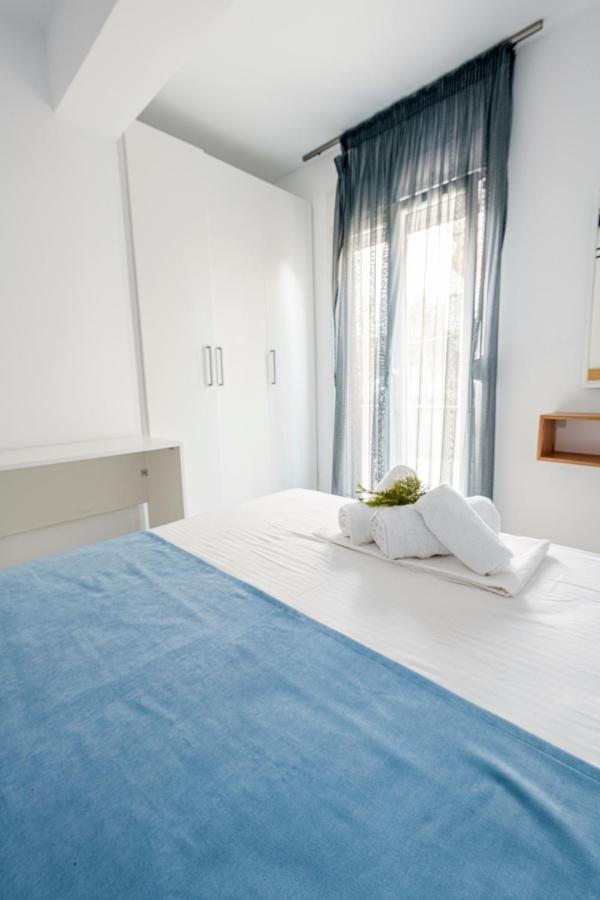 Design Suites Efharis Néa Péramos 외부 사진
