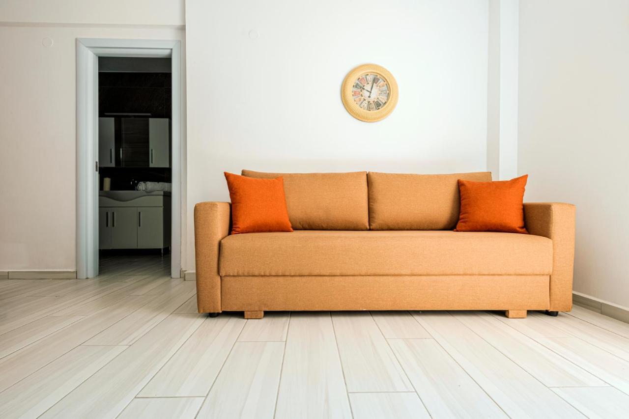 Design Suites Efharis Néa Péramos 외부 사진